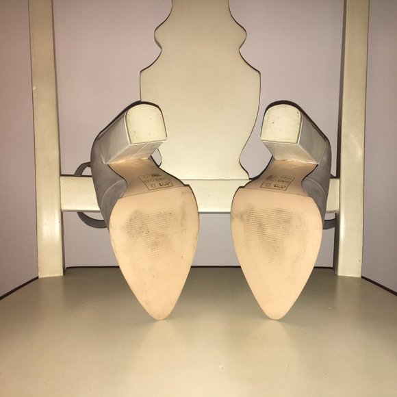 ALDO, Size 6, Suede, Two-Tone Grey & White, Strap Buckle, 4.5" Block Heels - Picture 6 of 12